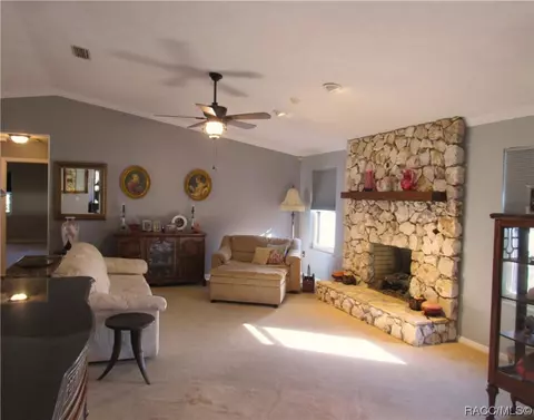 Living - 3210 SE 25th Ave, Ocala, FL 34471 photo 3 of 7
