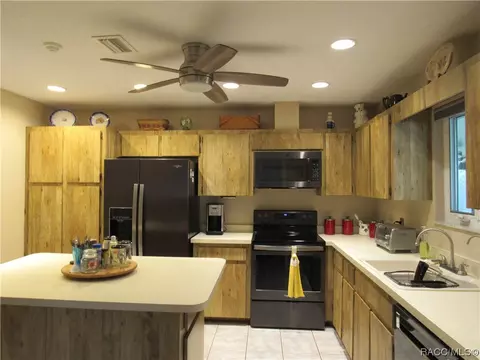Kitchen - 3210 SE 25th Ave, Ocala, FL 34471 photo 2 of 2