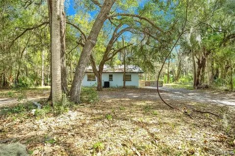 175 Park St, Inglis, FL 34449 photo 9