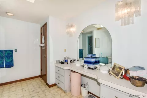 Bath - 7500 Delaware Dr, Weeki Wachee, FL 34607 photo 3 of 5