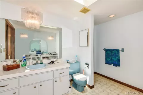 Bath - 7500 Delaware Dr, Weeki Wachee, FL 34607 photo 1 of 5