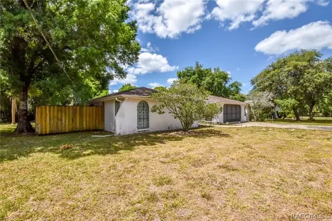 Exterior - 7500 Delaware Dr, Weeki Wachee, FL 34607 photo 8 of 13
