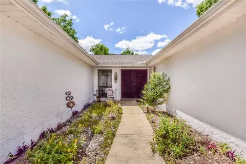 Exterior - 7500 Delaware Dr, Weeki Wachee, FL 34607 photo 2 of 13