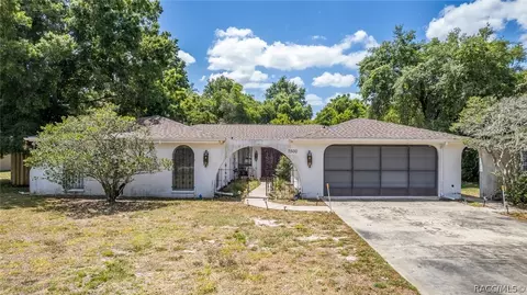 7500 Delaware Dr, Weeki Wachee, FL 34607