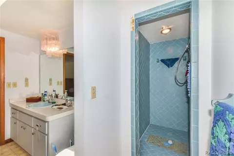 Bath - 7500 Delaware Dr, Weeki Wachee, FL 34607 photo 2 of 5