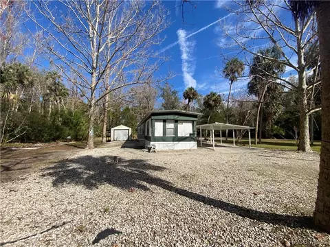 8703 W Faust Ln, Homosassa, FL 34448