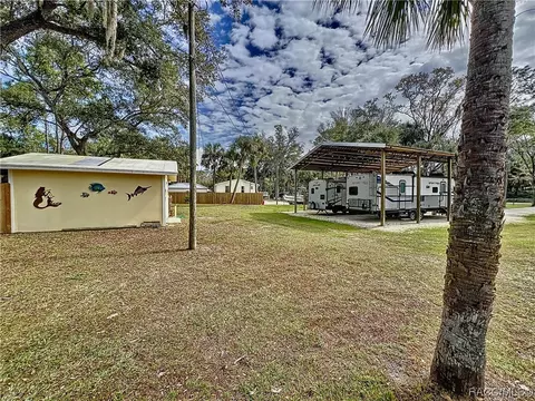 215 Gladys Ave, Inglis, FL 34449 photo 7