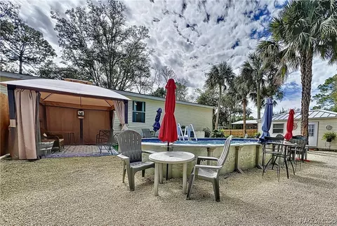 215 Gladys Ave, Inglis, FL 34449 photo 9