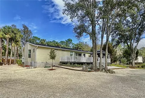 215 Gladys Ave, Inglis, FL 34449 photo 15