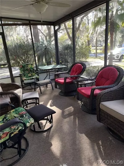 4571 E Harvard Dr, Hernando, FL 34442