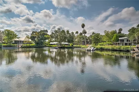 6003 Riverside Dr, Yankeetown, FL 34498