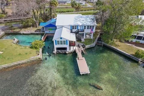 252 NE 2nd Ct, Crystal River, FL 34429