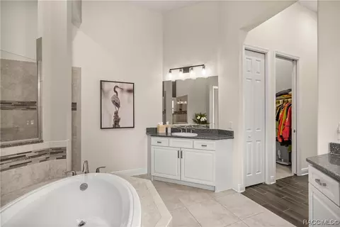 Bath - 774 N Hunt Club Dr, Hernando, FL 34442 photo 4 of 7