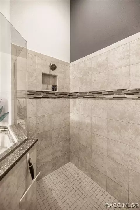 Bath - 774 N Hunt Club Dr, Hernando, FL 34442 photo 2 of 7