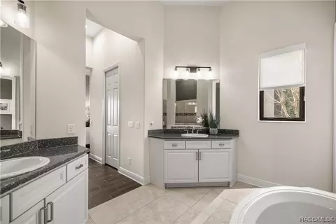 Bath - 774 N Hunt Club Dr, Hernando, FL 34442 photo 3 of 7