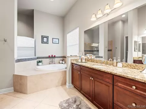 Bath - 1071 W Pointer Loop, Hernando, FL 34442 photo 1 of 7