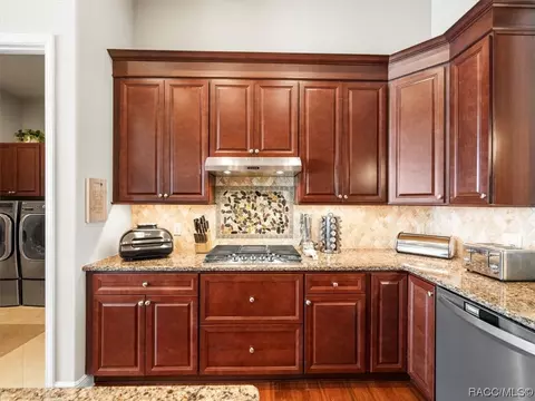 Kitchen - 1071 W Pointer Loop, Hernando, FL 34442 photo 9 of 10