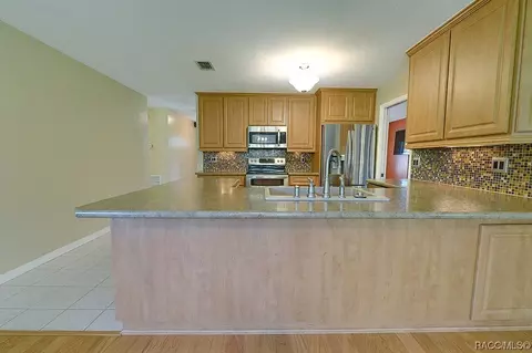 Kitchen - 515 E Falconry Ct, Hernando, FL 34442 photo 6 of 8