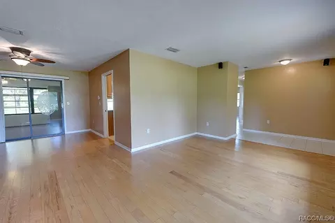 Living - 515 E Falconry Ct, Hernando, FL 34442 photo 2 of 4
