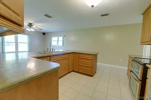 Kitchen - 515 E Falconry Ct, Hernando, FL 34442 photo 3 of 8