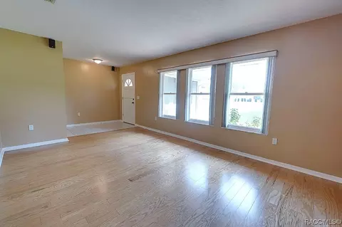 Living - 515 E Falconry Ct, Hernando, FL 34442 photo 3 of 4