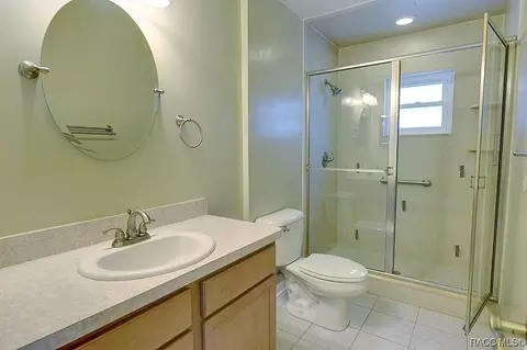 Bath - 515 E Falconry Ct, Hernando, FL 34442 photo 6 of 6
