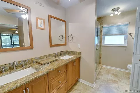 Bath - 515 E Falconry Ct, Hernando, FL 34442 photo 2 of 6