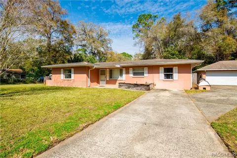 6009 E Holly St, Inverness, FL 34452