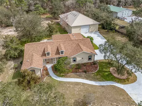 3223 N Sheriff Dr, Beverly Hills, FL 34465