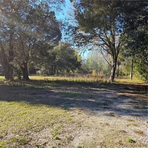 7403 W Miss Maggie Dr, Homosassa, FL 34448