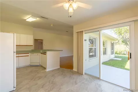 Kitchen - 867 W Sunbird Path, Hernando, FL 34442 photo 1 of 6