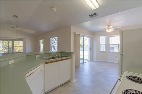 Kitchen - 867 W Sunbird Path, Hernando, FL 34442 photo 5 of 6