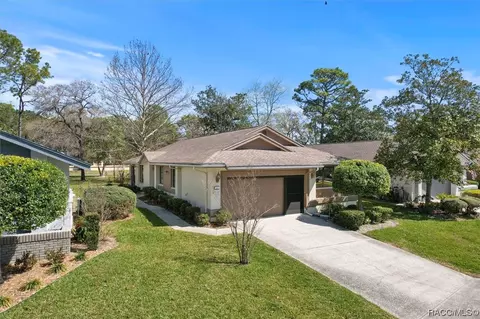 31 S Masters Dr, Homosassa, FL 34446