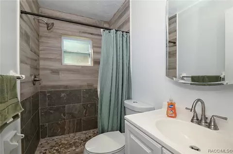 Bath - 7390 N Whippoorwill Ter, Hernando, FL 34442 photo 1 of 2