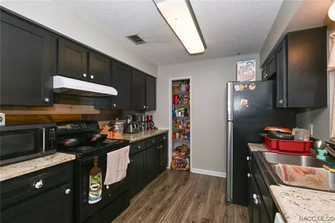 Kitchen - 7390 N Whippoorwill Ter, Hernando, FL 34442 photo 1 of 2