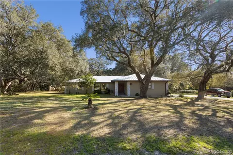 Exterior - 160 W National St, Hernando, FL 34442 photo 6 of 30