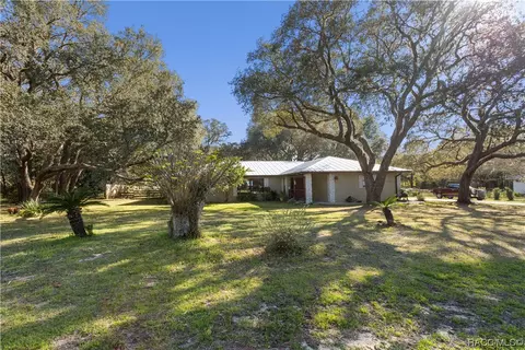 Exterior - 160 W National St, Hernando, FL 34442 photo 7 of 30