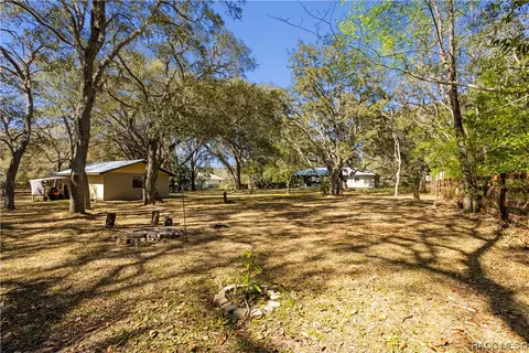 Exterior - 160 W National St, Hernando, FL 34442 photo 13 of 30
