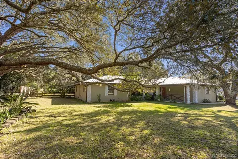 Exterior - 160 W National St, Hernando, FL 34442 photo 1 of 30