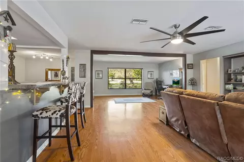 Dining - 160 W National St, Hernando, FL 34442 photo 2 of 2