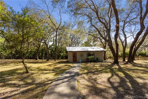 Exterior - 160 W National St, Hernando, FL 34442 photo 14 of 30