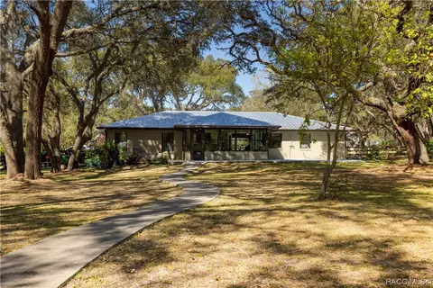 Exterior - 160 W National St, Hernando, FL 34442 photo 17 of 30
