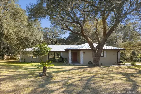 Exterior - 160 W National St, Hernando, FL 34442 photo 4 of 30