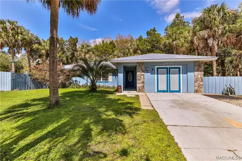 7631 W Radiance Ln, Homosassa, FL 34448