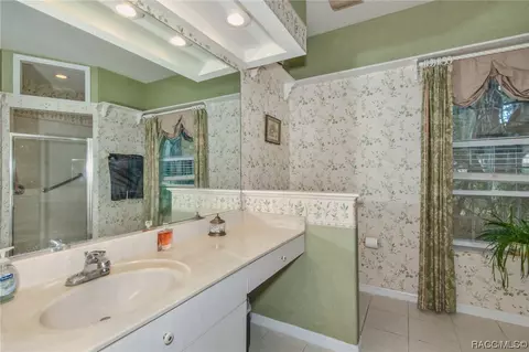 Bath - 1057 E Morningstar Ln, Hernando, FL 34442 photo 1 of 4