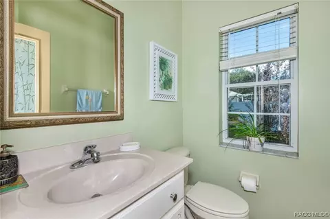 Bath - 1057 E Morningstar Ln, Hernando, FL 34442 photo 4 of 4