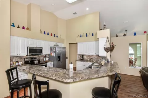 Kitchen - 1057 E Morningstar Ln, Hernando, FL 34442 photo 3 of 4