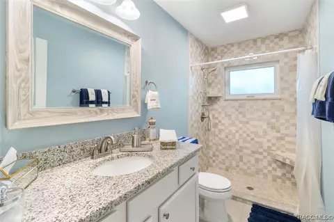 Bath - 4155 N Monadnock Rd, Hernando, FL 34442 photo 4 of 5
