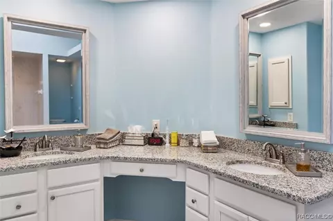 Bath - 4155 N Monadnock Rd, Hernando, FL 34442 photo 2 of 5
