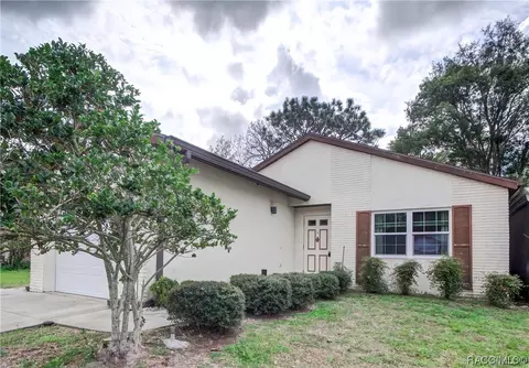55 Jamaica St, Homosassa, FL 34446